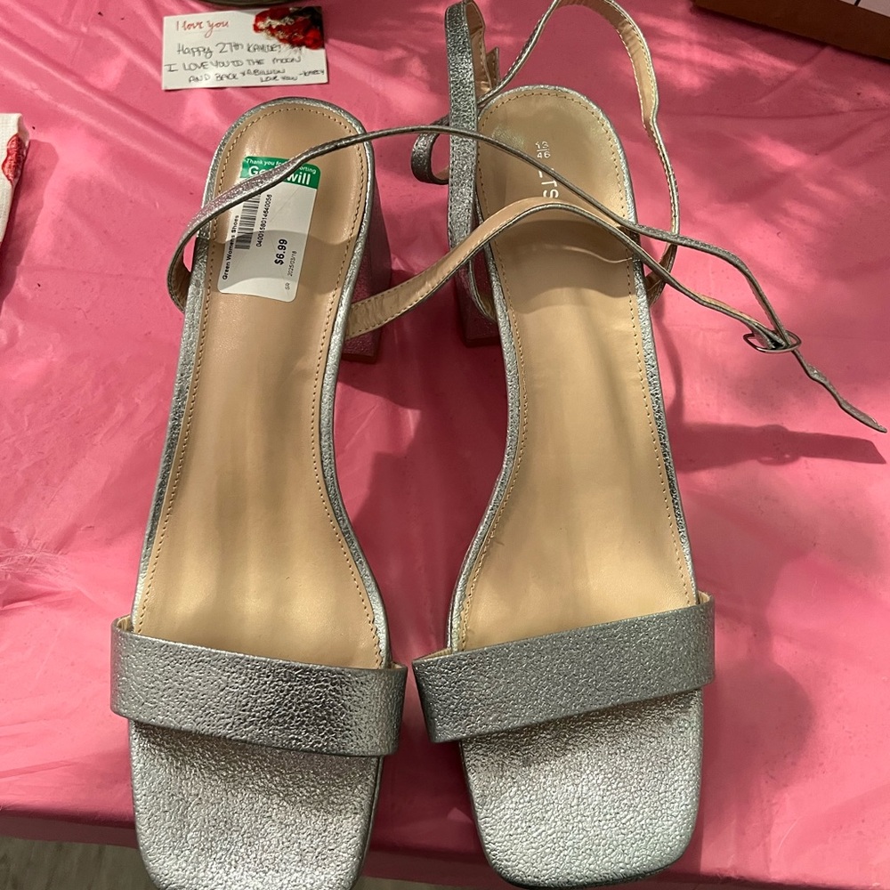 Silver Platform Heels! ๐ฉถ - Picture 4 of 6